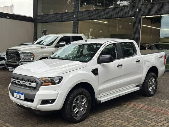 FORD RANGER 2.2 XLS 4X4 CD 16V DIESEL 4P AUTOMÁTICO FORD RANGER 2.2 XLS 4X4 CD 16V DIESEL 4P AUTOMÁTICO
